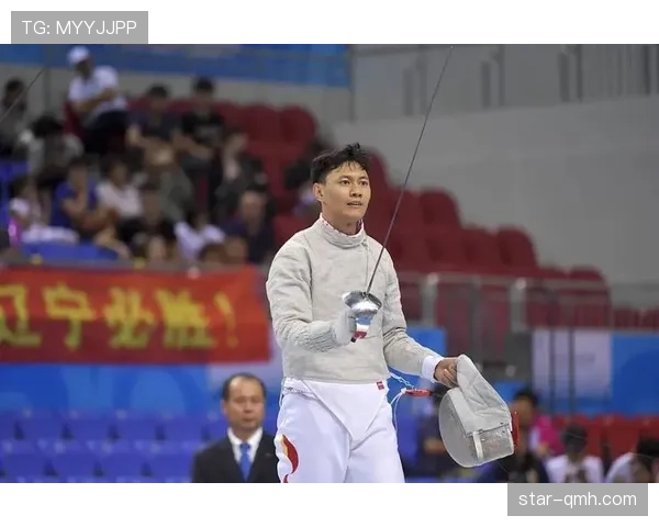 仲满赛场像铁人,下了场掏出那张卡买单的样子,把隔壁小店老板气到怀疑人生 仲满赛场像铁人,下了场掏出那张卡买单的样子,把隔壁小店老板气到怀疑人生